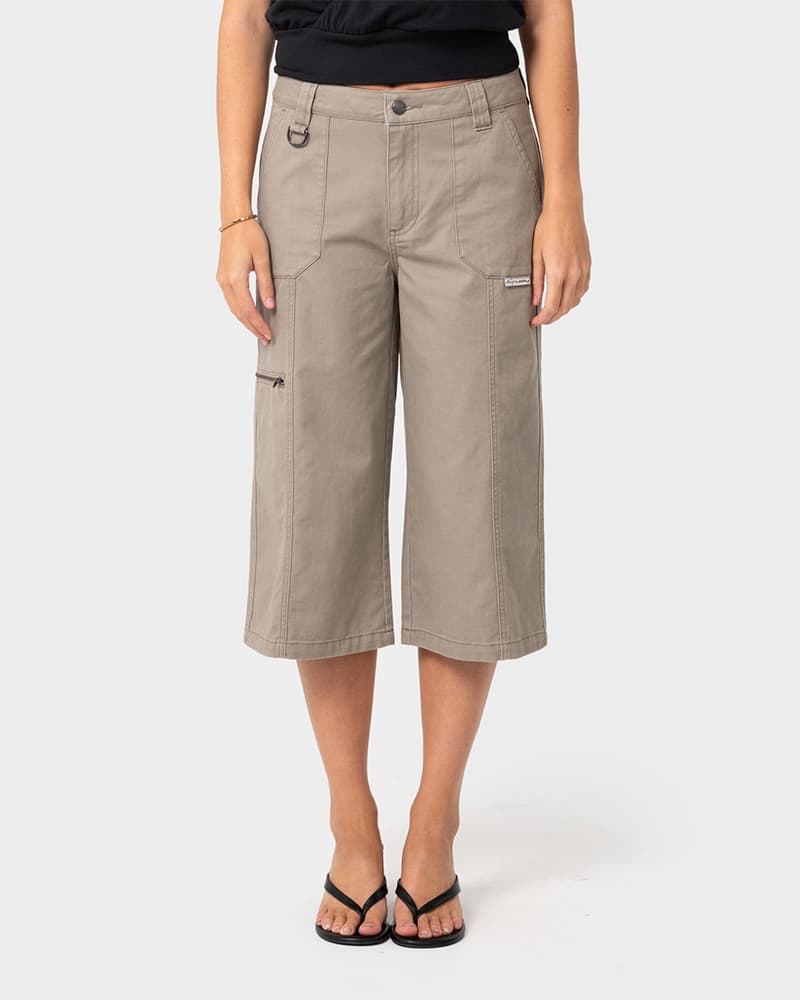 It Gyrl Low Rise Capri Cargo Pant