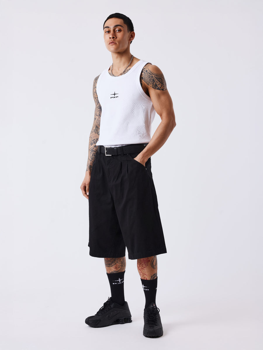 Pleated Bermuda shorts