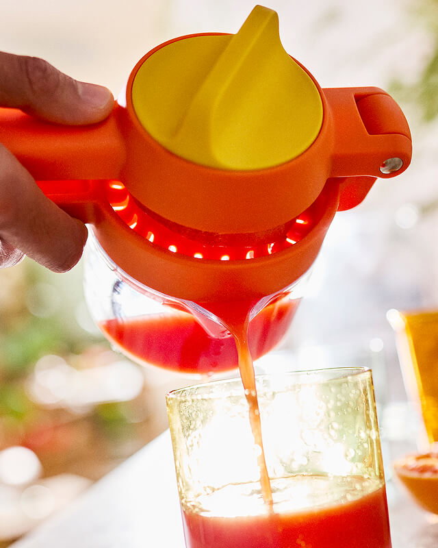JuiceMax™ Plus Dual-Action Orange Citrus Press with Measuring Cup