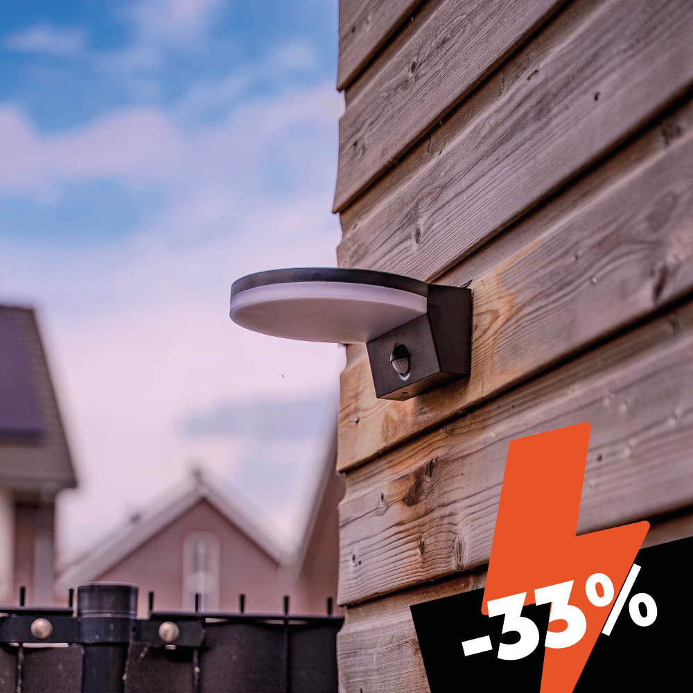 Derby wall light with sensor