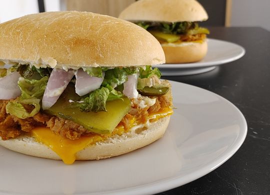 Hamburguesa de pulled pork estilo BBQ