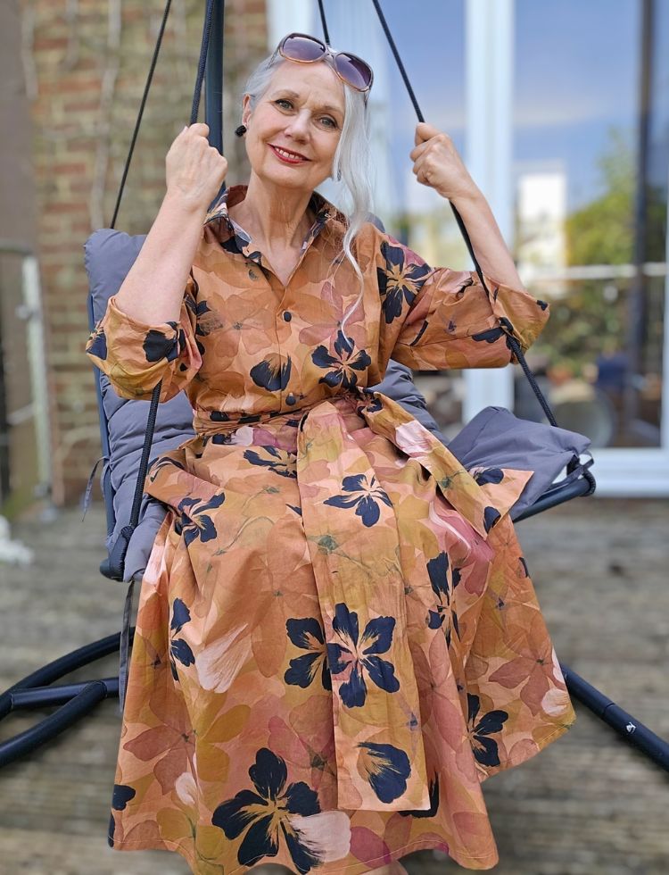Vintage Jo Sew and Sew wearing Jardin Canela