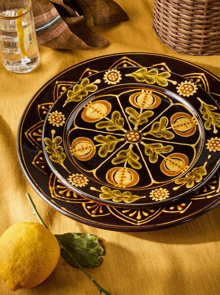Poppies Slipware Dinner Plate (10.4in/26.5cm)