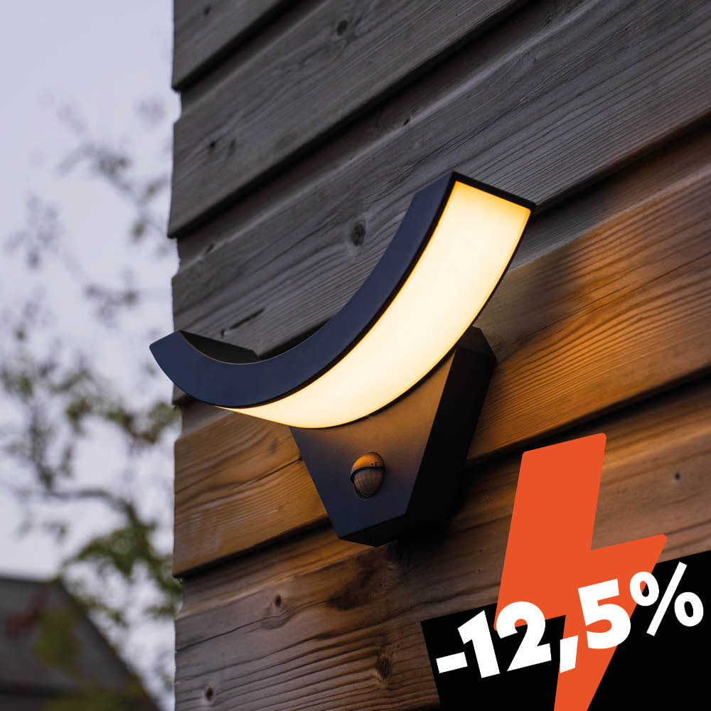 Leeds wall light with sensor