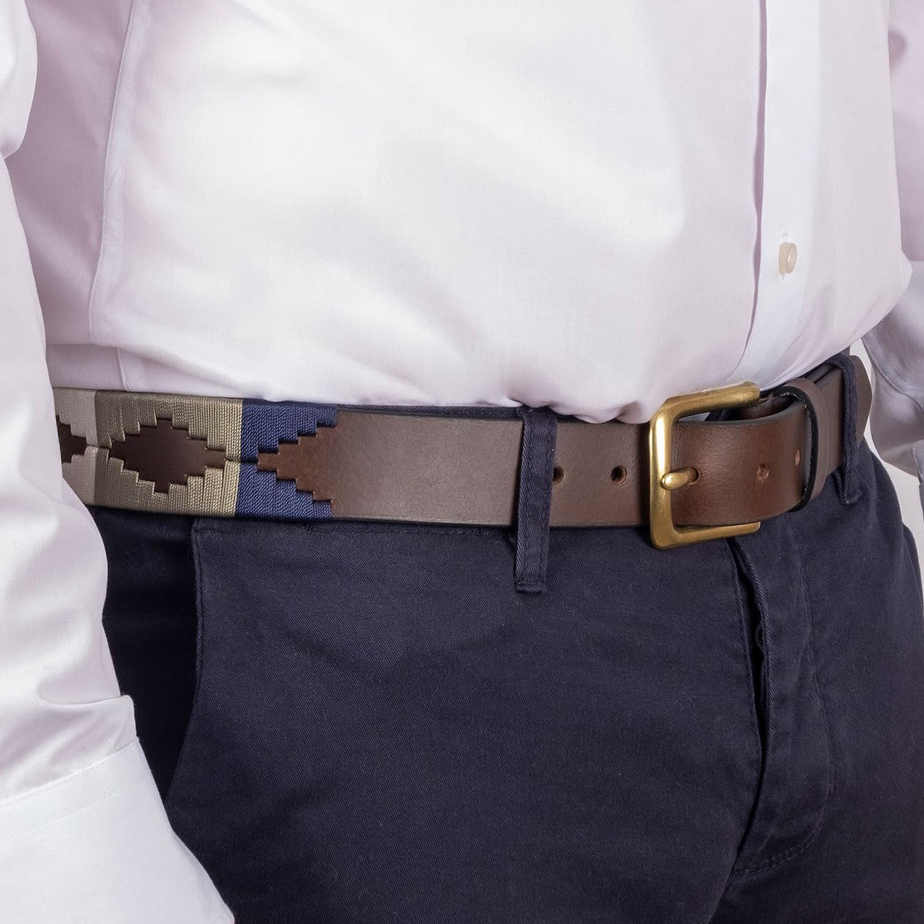 Man wearing polo leather belt in navy 