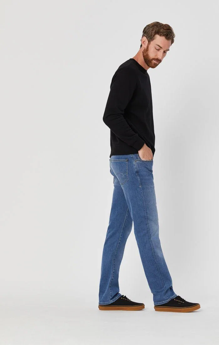 Image of ZACH STRAIGHT LEG JEANS IN LIGHT SUPERMOVE