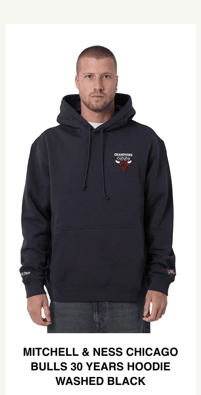 Mitchell & Ness Chicago Bulls 30 Years Hoodie - Washed Black