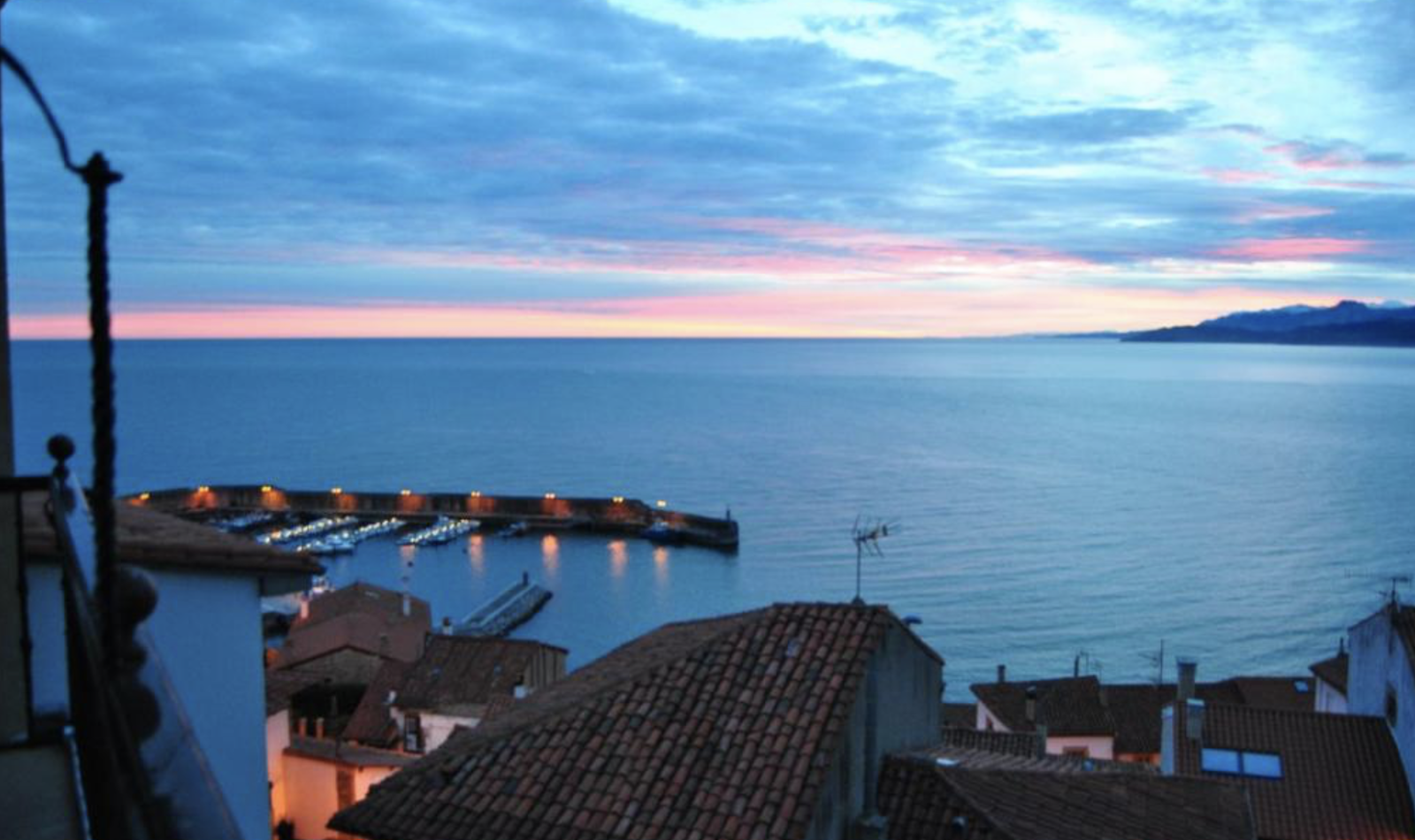 Verano en Asturias: Palacio con vistas en Lastres por 34 € p.p/noche