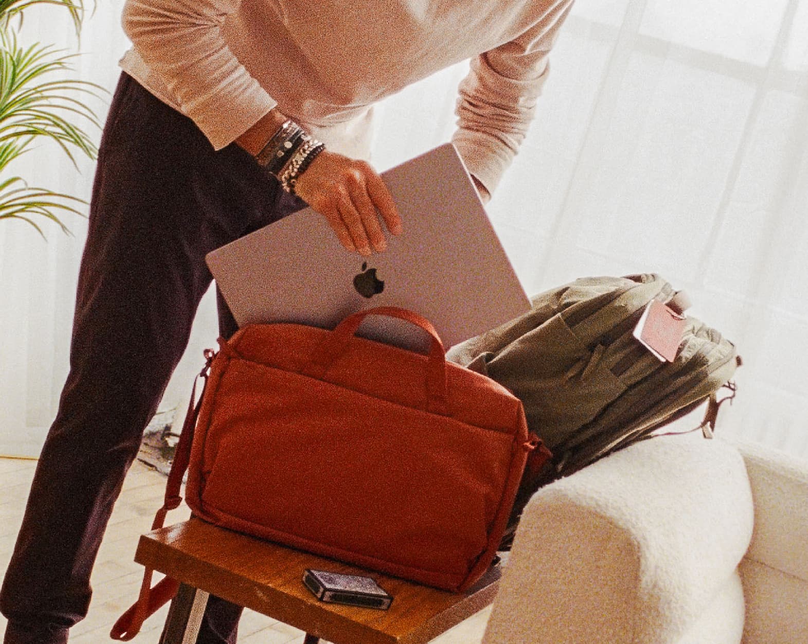 Pakt MODE Shoulder Bag