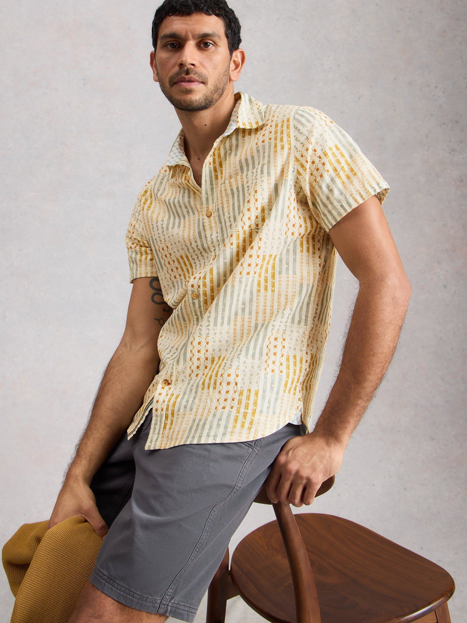Finsbury Ss Patch Print Shirt
