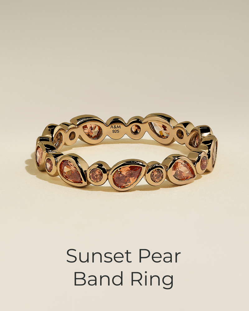 Sunset Pear Band Ring in Gold