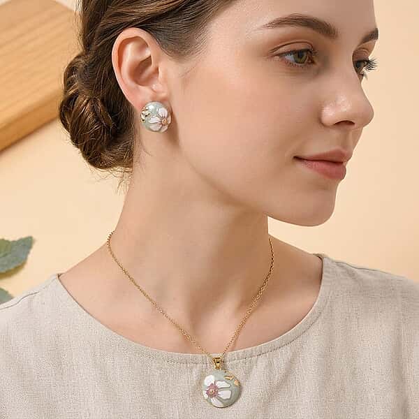 Set of 2 - Flower Necklace and Earring