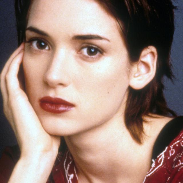 90s-Nails sind zurück: Diese Farbe wirkt auf kurzen Nägeln am schönsten