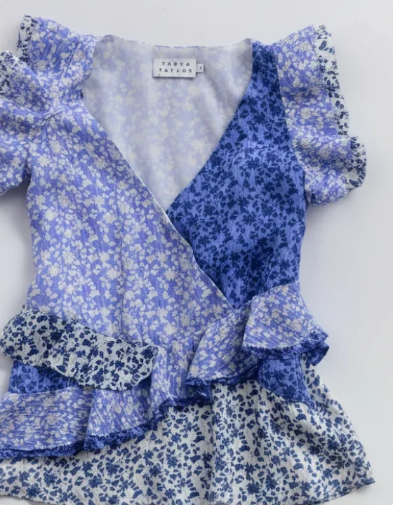 SHOP BLOUSES
