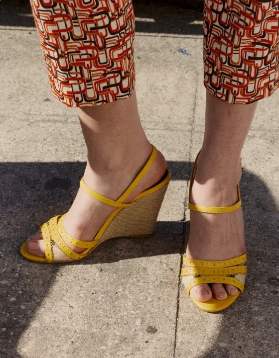 SHOP HEELS