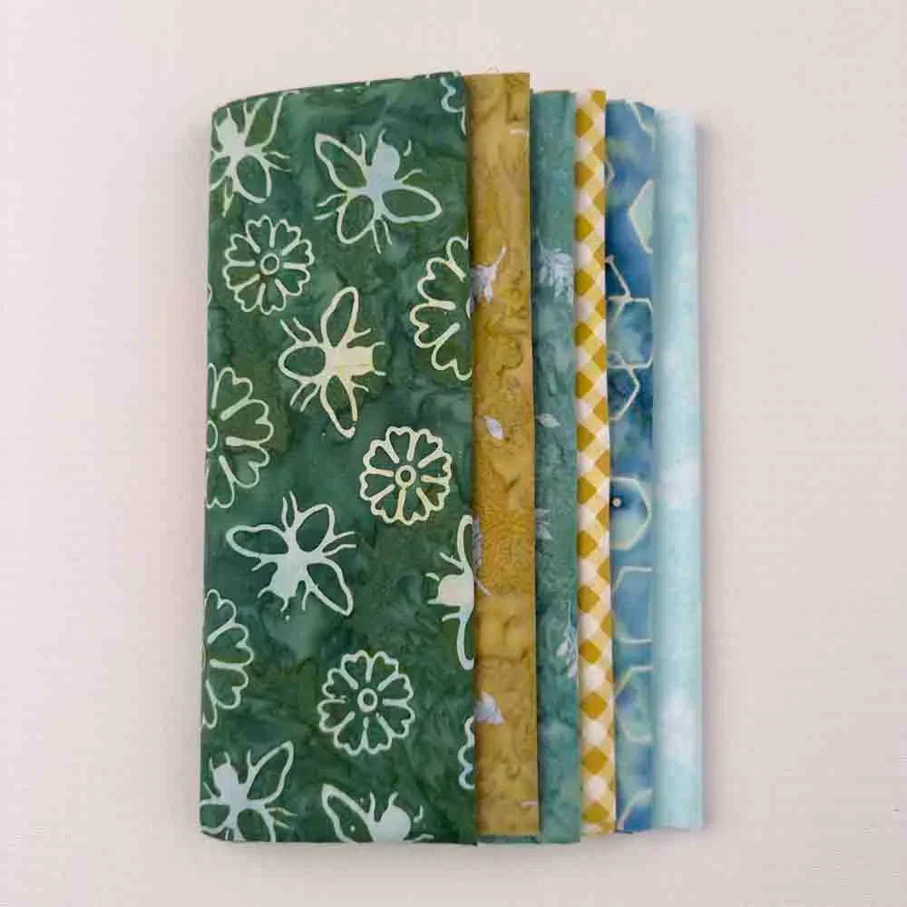 Image of Riley Blake Designs - Watercolor Daisies Batiks - 6 Piece Fat Quarter