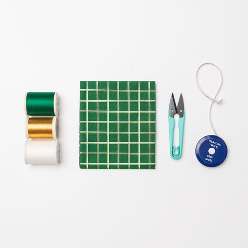 Image of Gingerbread & Holly Exclusive Quilting Gift Set Green