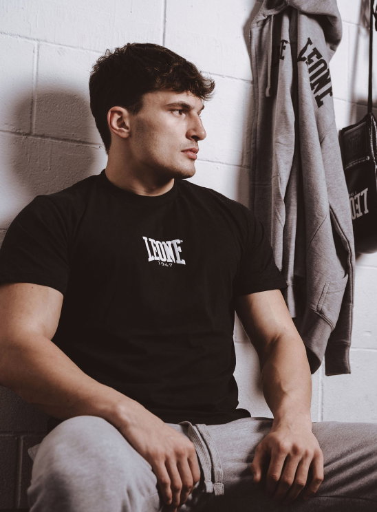 Estilo Leone fuera del gimnasio