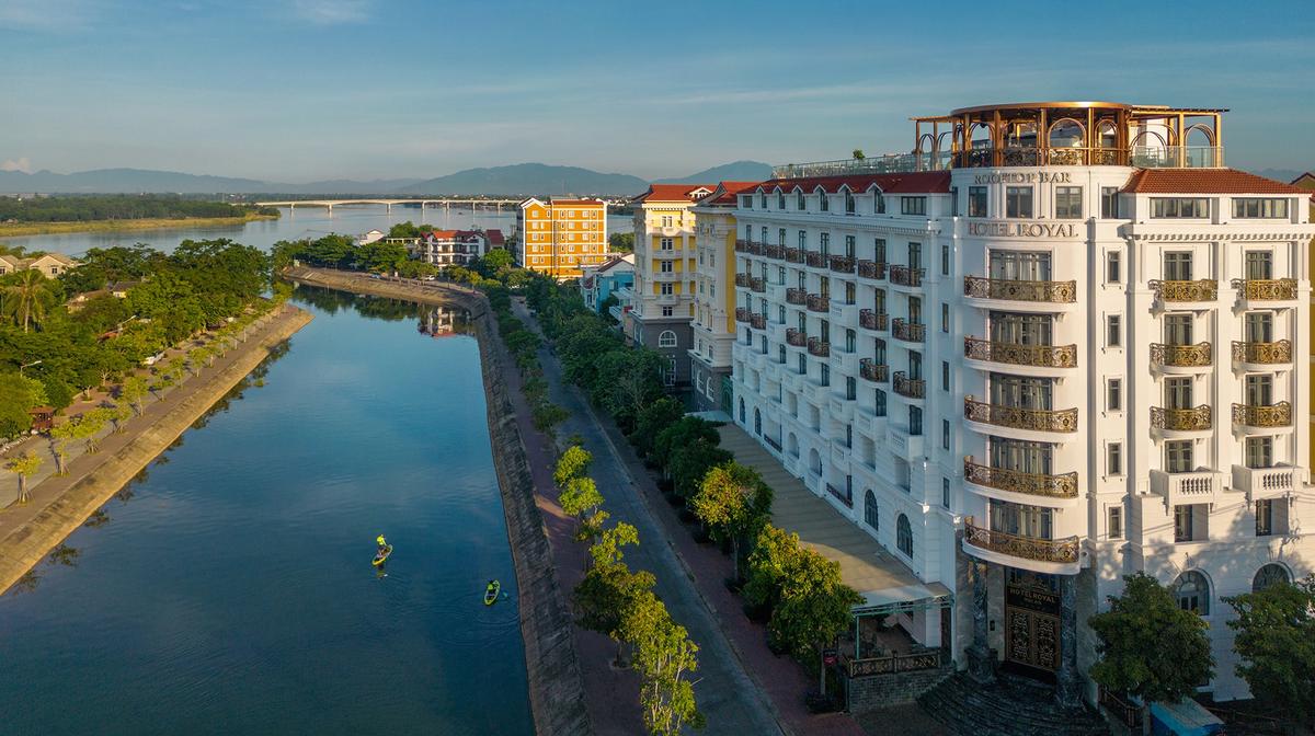 Romantic Hoi An Riverfront Retreat with Massages, Daily Breakfast & Nightly Free-Flow Drinks Hour