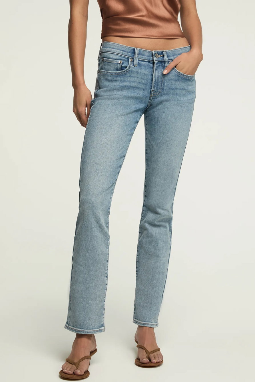 Image of Lucky Brand Mid Rise Sweet Straight - Women's Pants Denim Straight Leg Jeans in Pale Sky Wash