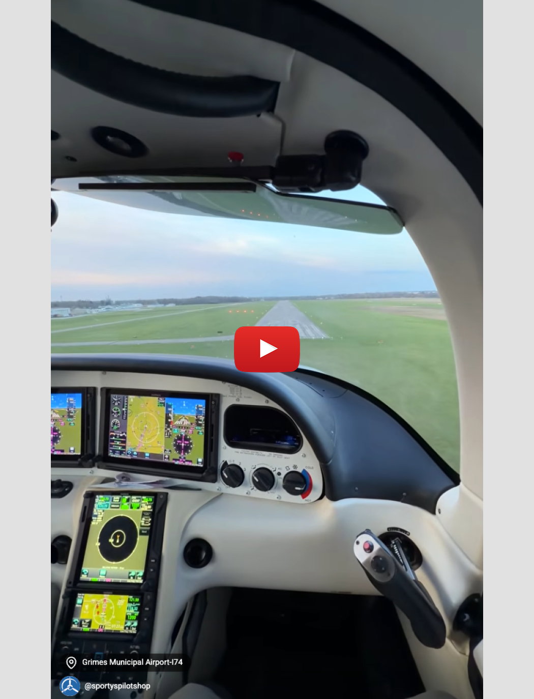 That touchdown was silky smooth| Cirrus SR22 Landing at I74