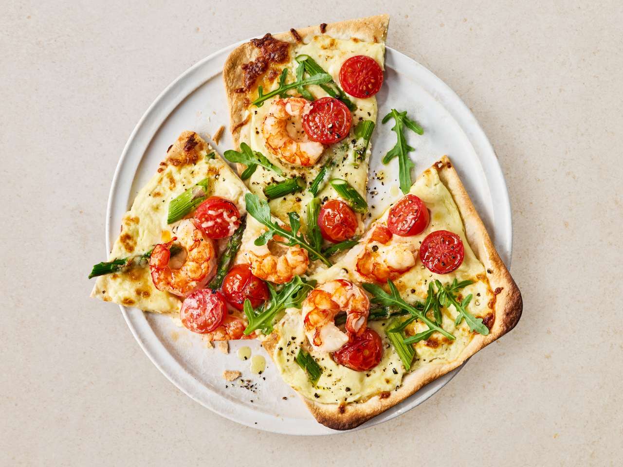 Flammkuchen mit Garnele und Spargel