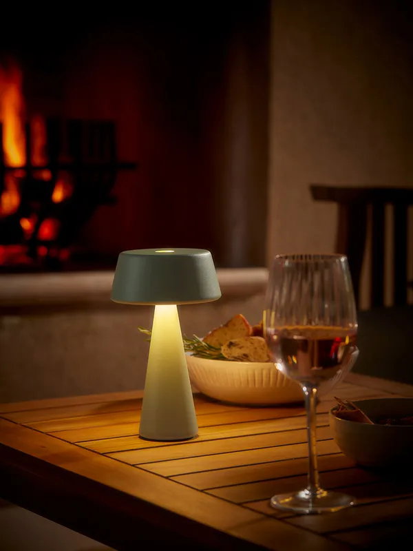 https://www.coxandcox.co.uk/aldan-outdoor-table-lamp-sage-green/
