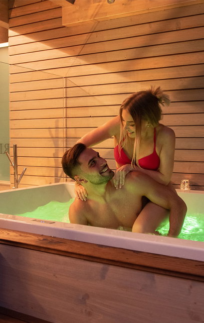 Pärchen im Whirlpool