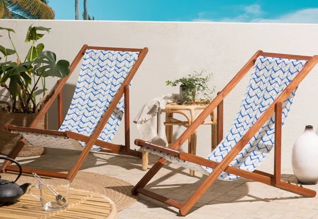 Unmissable Lawn Chairs