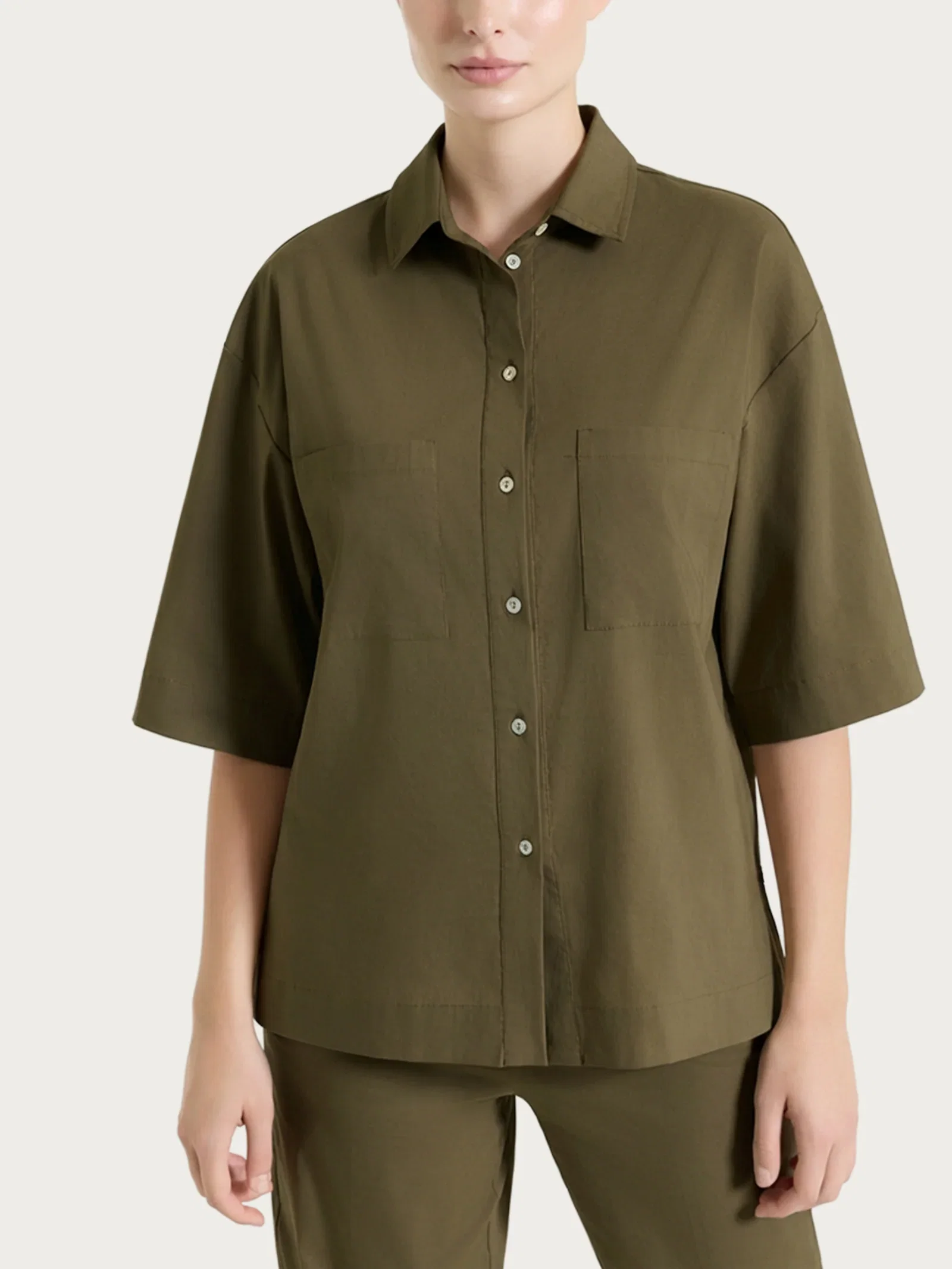 Image of Camicia con manica corta in Super Fresh - Dark Olive