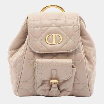 Christian   Caro Small Macroca
