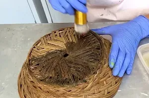 She brings 2 Habitat for Humanity baskets outside for this gorgeous idea