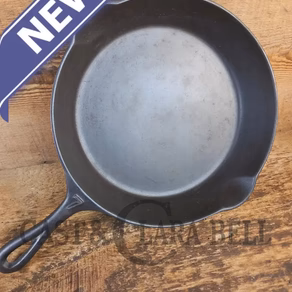 1910's Era Lodge RAISED #7 Cast Iron Skillet, Raised "I" No Notch heat ring