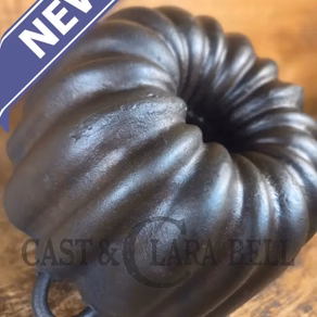 Unknown "Aristocrat" style 17 Cup Fluted Bundt Pan with late 1800 gate marking.  Really beautiful!