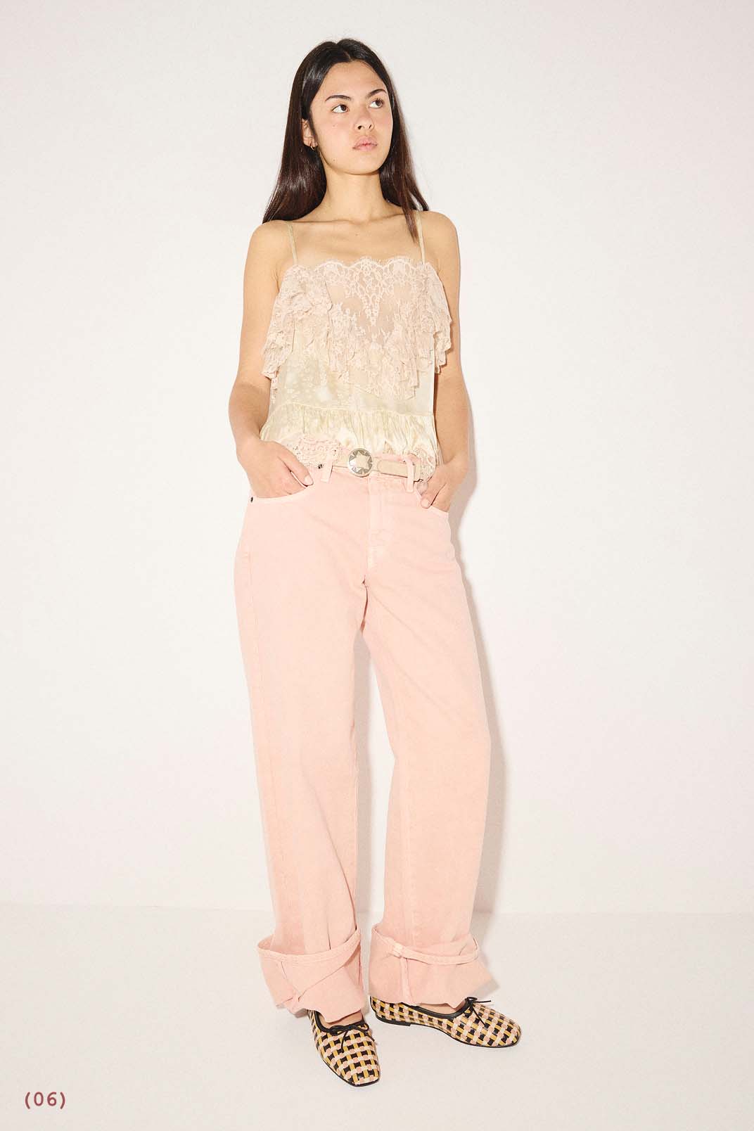 JADA in Mango Multi Woven Calf styled with a cream lace sleeveless top and light pink trousers.