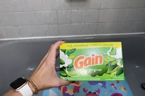A dryer sheet is the best way to solve this common bathroom cleaning problem