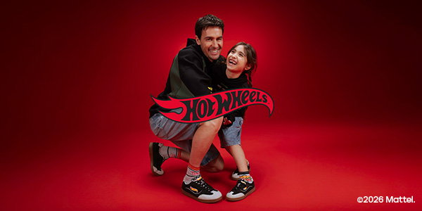 Vater und Sohn; Hot Wheels Logo