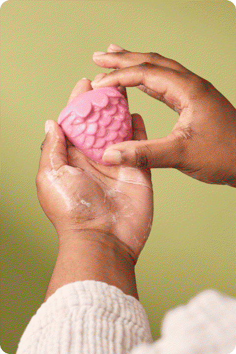 Strawberry Picking Facial Gummy Wash
