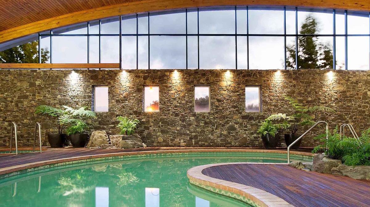 Sophisticated Rotorua Lakeside Retreat with Onsite Dining & Geothermal Mineral Pool