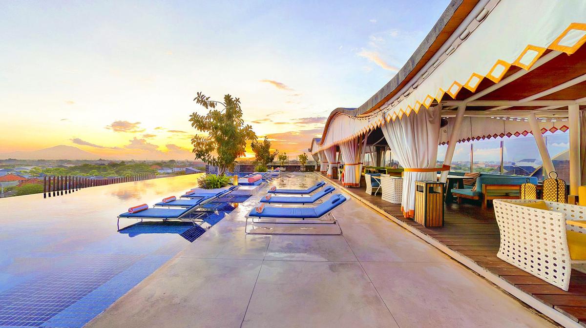Seminyak Retreat with Rooftop Infinity Pool, Daily Breakfast, Nightly Dinner & Free-Flow Drinks Hour