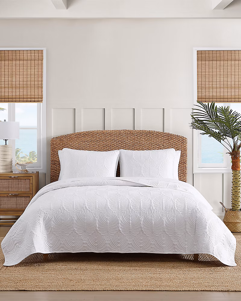 Image of Line Palm Reversible 3-Piece King Quilt Set