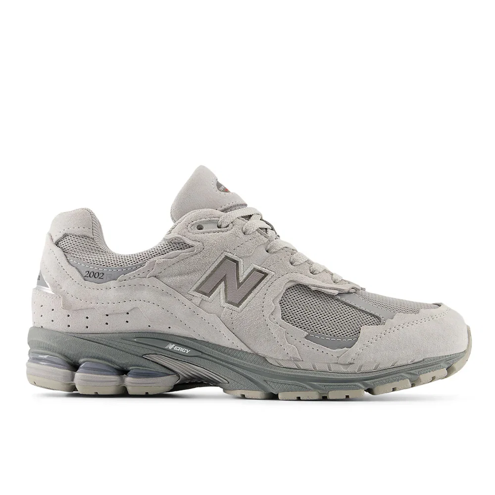 Image of New Balance 2002 GOR-TEX Protection Pack 2.0 - Grey