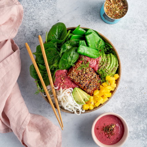 Image of Lachs-Bowl mit Rote-Bete-Dressing
