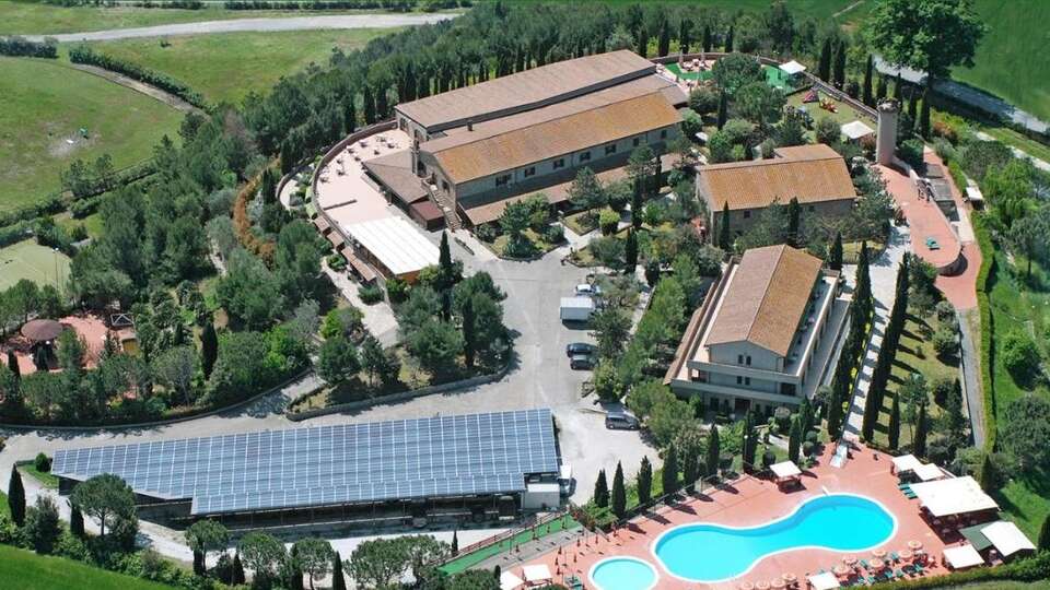 Weekend in Toscana con cena tipica e accesso alla zona relax