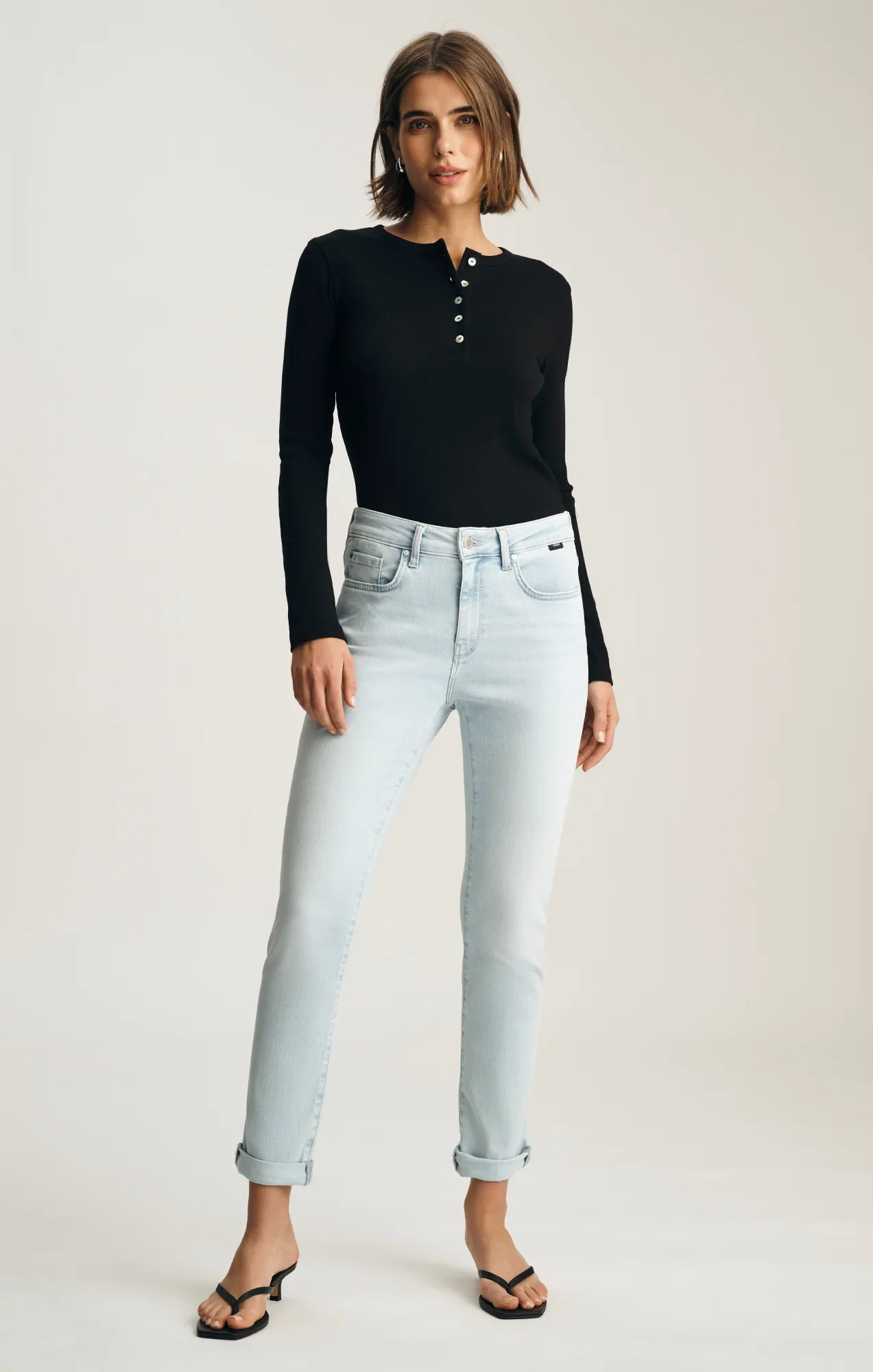 Image of KATHLEEN SLIM BOYFRIEND IN BLEACHED FEATHER BLUE