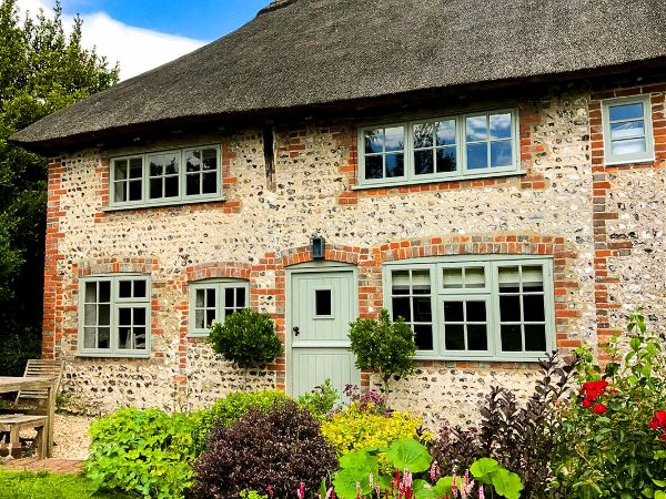 Little Burpham Cottage - thatched cottage chic
