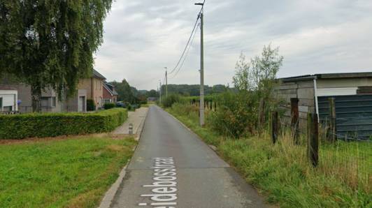 Bliksem slaat in op woning in Moorsel: kachel ontploft en straat zit even zonder stroom