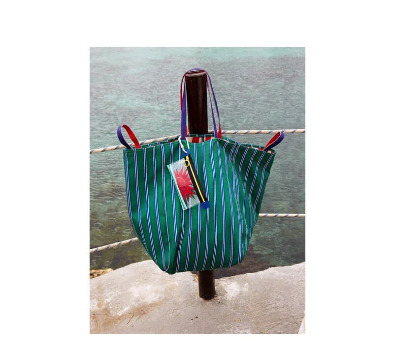 Reversible canvas tote bag with stripes