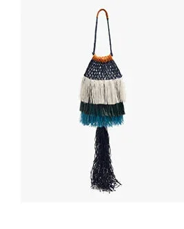 Straw shoulder bag with fringes
