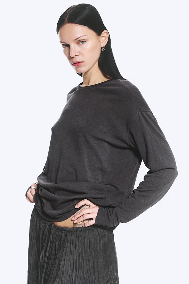 LOOSE LONG-SLEEVED T-SHIRT